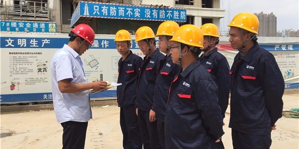 施工富思特真石漆您一定要選擇博贏建筑團(tuán)隊(duì)